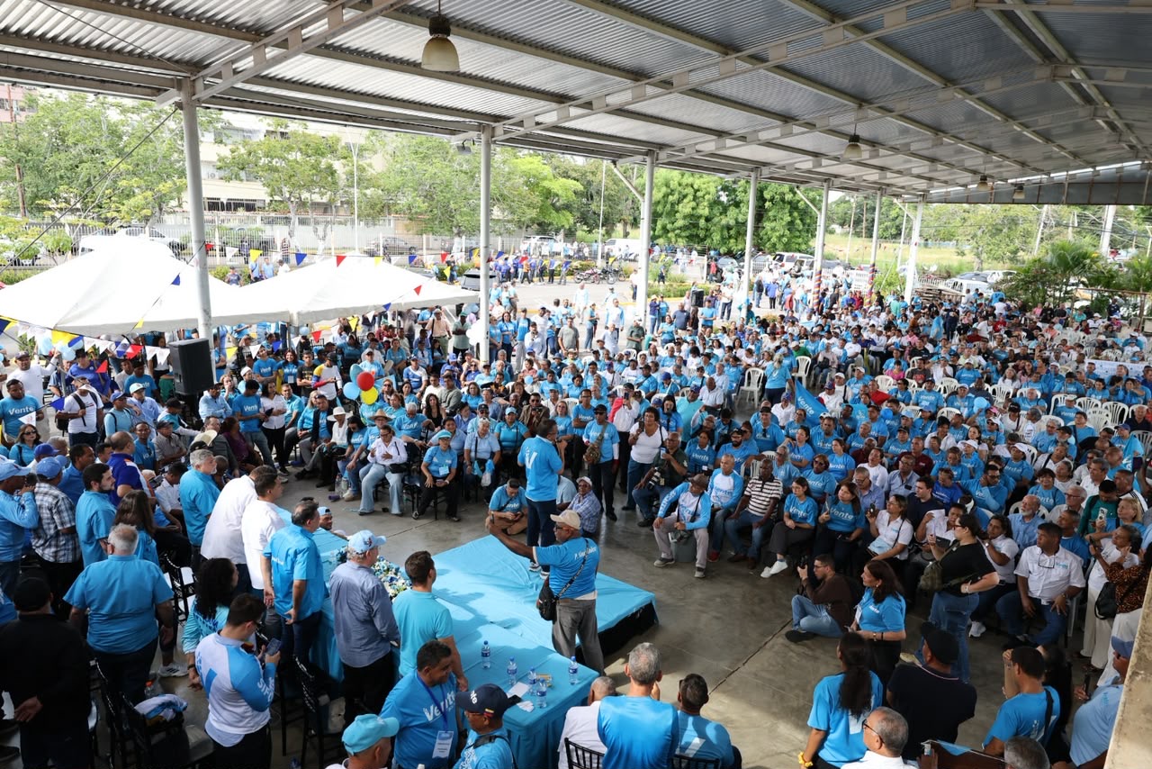 Masivo e histórico reencuentro de las fuerzas políticas en el estado Bolívar liderado por Vente Venezuela